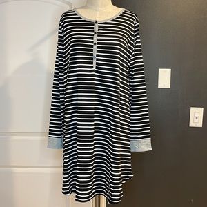 Black long sleeve short night dress 📦